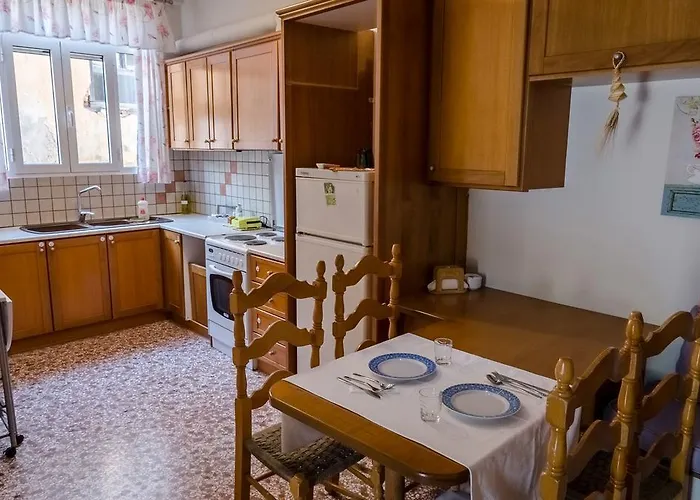 Ev Zin Dafnonas Appartement Leonídion